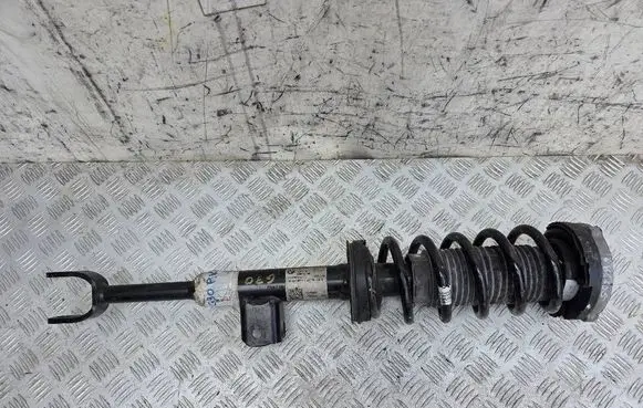 BMW 5 G30 G31 Front shock absorber with coil spring 6866605 3131