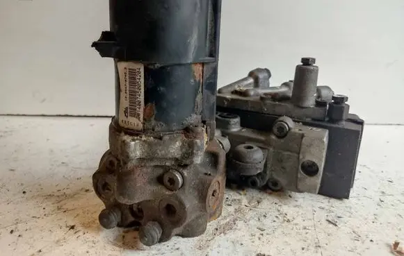 Volkswagen Golf III ABS Pump 10044707453