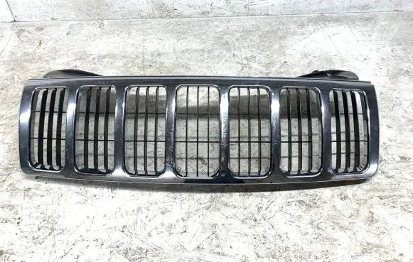 Jeep Grand Cherokee (WK) Front grill 82209206