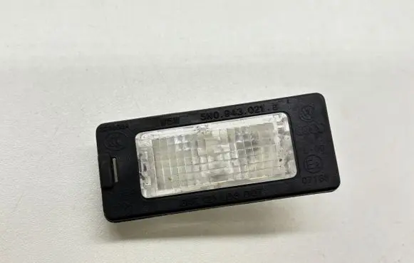 Volkswagen Tiguan Number plate light 5N0943021B