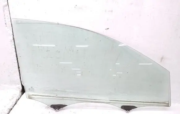 Honda CR-V Front door window glass four-door