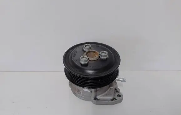 Volkswagen Polo IV 9N3 Water pump 03F004E