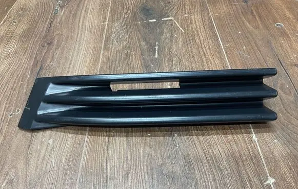 Mercedes-Benz C W202 Front bumper lower grill 2028850126