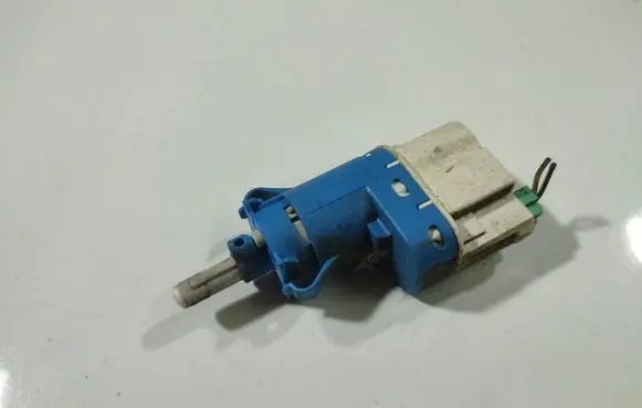 Ford Focus C-MAX Brake pedal sensor switch