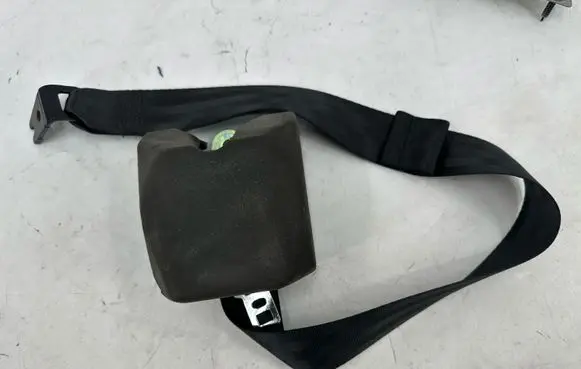 Volvo V40 Rear seatbelt 31292072