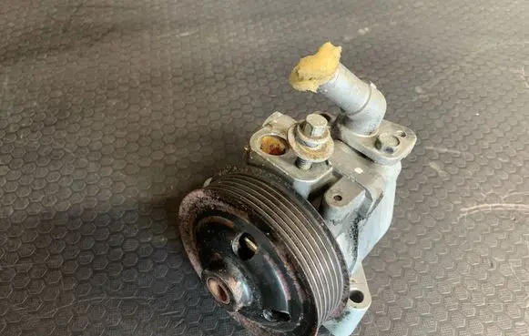 Jaguar XF X250 Power steering pump K228