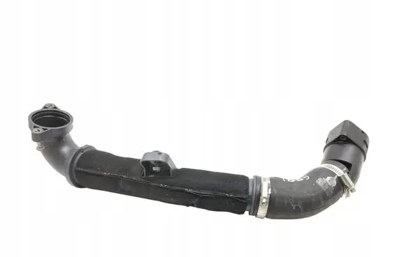 Volkswagen PASSAT B8 Intercooler hose/pipe 