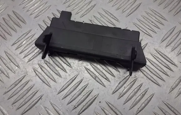 Opel Astra J Sound amplifier 13500144