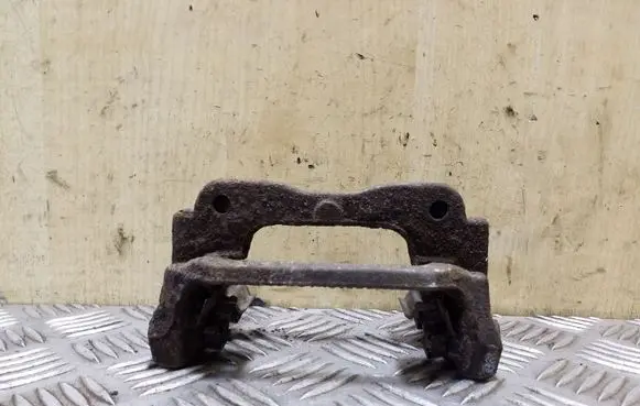 Toyota Corolla Verso AR10 Brake caliper pad carrier rear 
