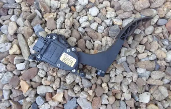 Volkswagen Polo IV 9N3 Accelerator throttle pedal 6Q1723503E4