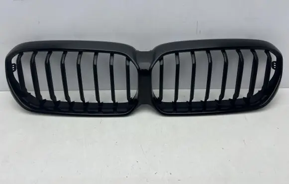 BMW 5 G30 G31 G38 Front bumper upper radiator grill 18517811
