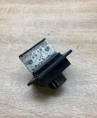 Mazda 626 Heater blower motor/fan resistor HB151GA5RA3F30 HB151GA5RA