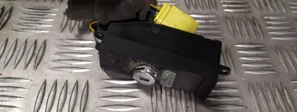Passenger airbag on/off switch