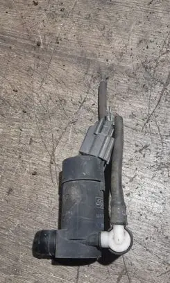 Ford Mondeo MK IV Windscreen/windshield washer pump 17K624FE