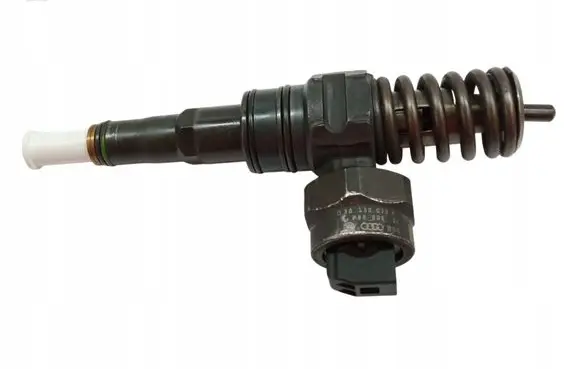Audi A6 S6 C5 4B Fuel injector 038130073F