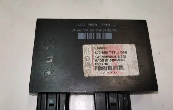 Volkswagen PASSAT B5 Comfort/convenience module 1J0959799J