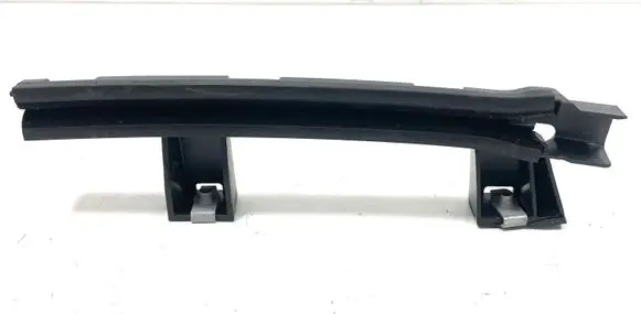 Chevrolet Volt I Front door windshield rail 61863