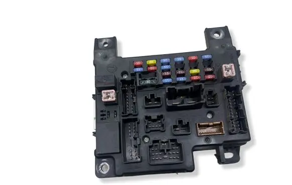Mitsubishi Outlander Fuse module 8637A320