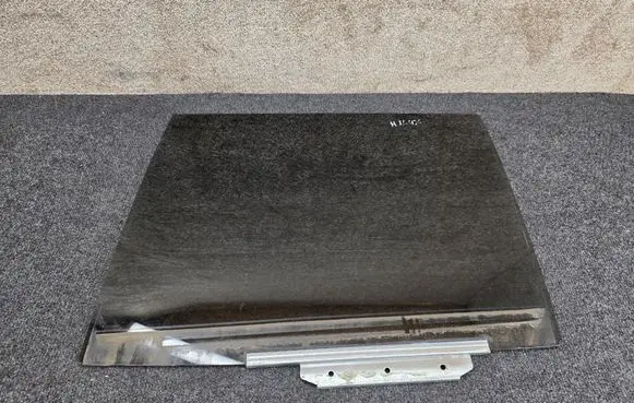 Toyota Hilux VIII Rear door window glass