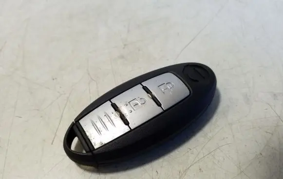 Nissan Navara D23 Ignition key/card S180144017
