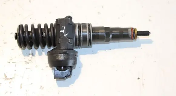 Volkswagen Caddy Fuel injector 038130073BN 0414720313
