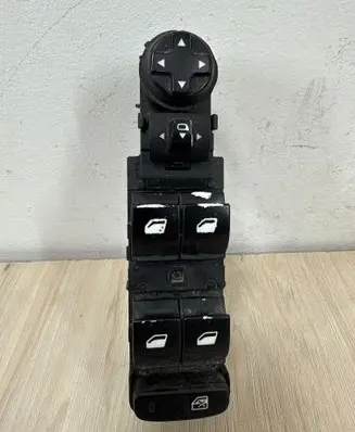 Citroen C4 Grand Picasso Electric window control switch C0F0R01059A 96788273ZD 1002555012
