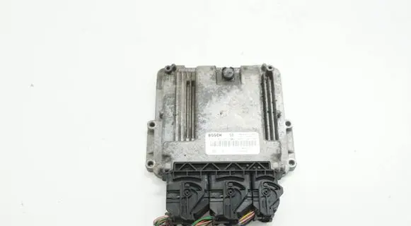 Renault Captur Engine control unit/module 237102747R