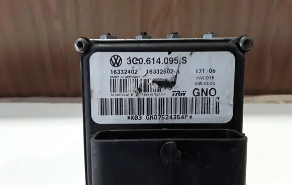 Volkswagen PASSAT B6 ABS Pump 3C0614095S