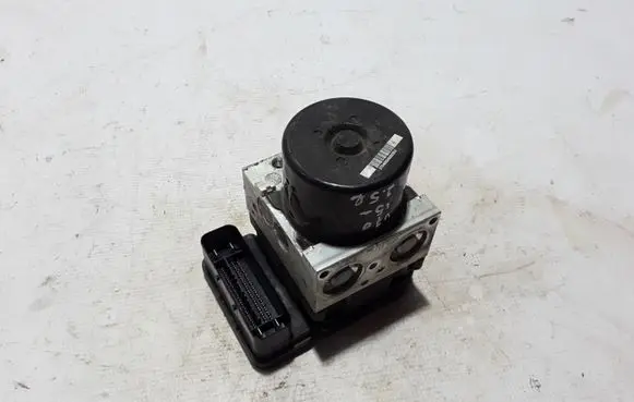 Volvo V70 ABS Pump 31423347