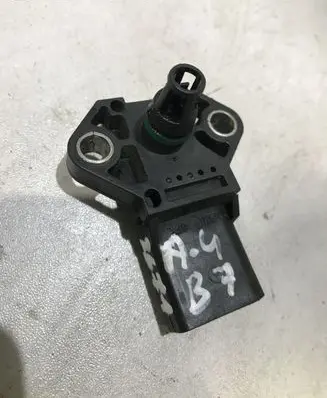 Audi A4 S4 B7 8E 8H Air pressure sensor 0281002401 038906051C