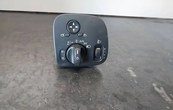 Mercedes-Benz C W203 Light switch A2035450604