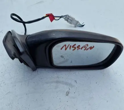 Nissan Sunny Front door electric wing mirror E13023254