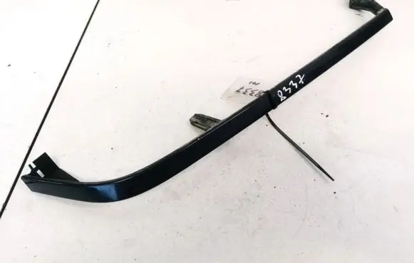 Citroen Xantia Under headlight/headlamp trim 9625966877