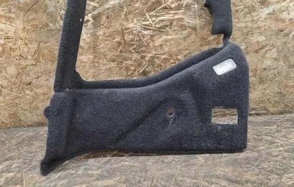 Land Rover Discovery 5 Trunk/boot lower side trim panel L462