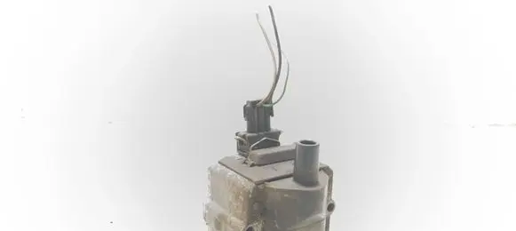 Volkswagen Golf III High voltage ignition coil 867905104A