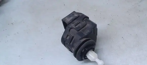 Skoda Octavia Mk1 (1U) Headlight level adjustment motor 3B0941295B