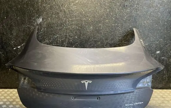 Tesla Model 3 Tailgate/trunk/boot lid