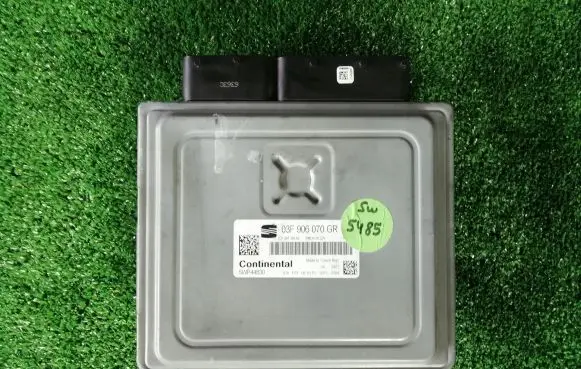 Seat Ibiza IV (6J,6P) Engine control unit/module 03F906070GR