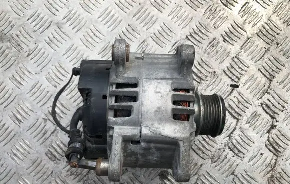 Volkswagen Tiguan Generator/alternator 03L903024M TG14C057 112037039