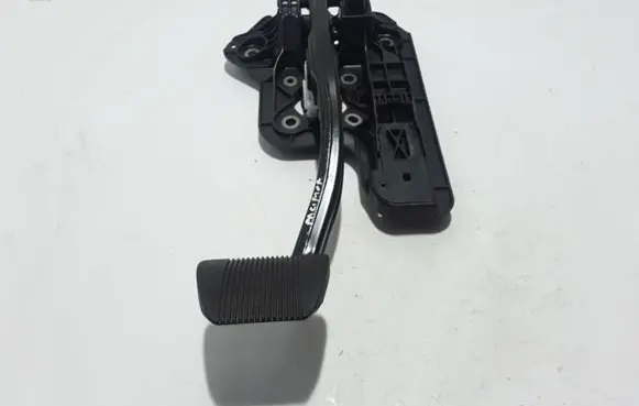 Chrysler Pacifica Brake pedal 04581676AC