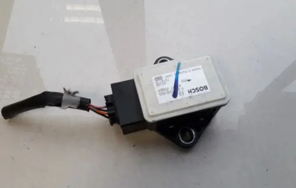 Nissan Qashqai ESP acceleration yaw rate sensor 47931jd00a 0265005665