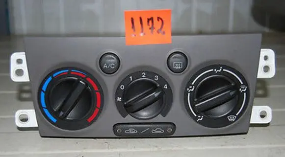 Mazda Premacy Climate control unit CB02A9E18