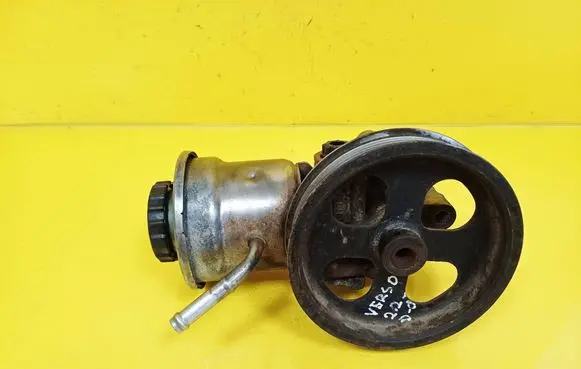Toyota Corolla Verso AR10 Power steering pump 