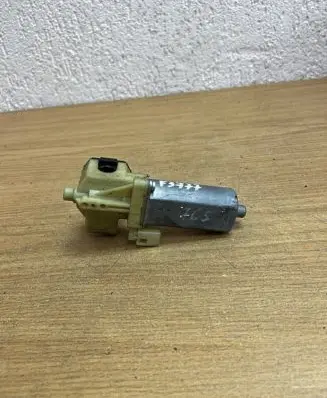 BMW X5 E70 Steering column adjust motor 0390203269 F3777