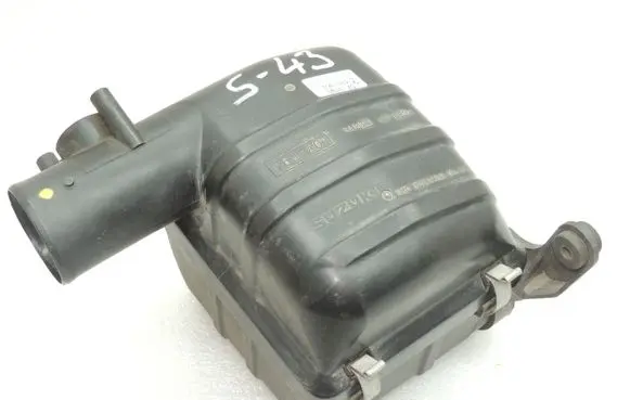Suzuki Jimny Air filter box 1370076JV0 1370076J00