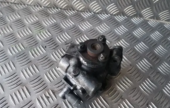 Mercedes-Benz E W211 Power steering pump