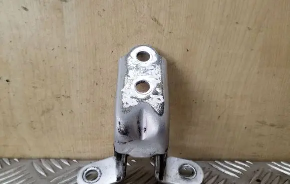 Hyundai i40 Rear door lower hinge