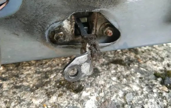 Peugeot 807 Front door check strap stopper 