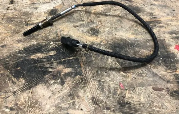 Audi A4 S4 B8 8K Exhaust gas temperature sensor 059906088AT