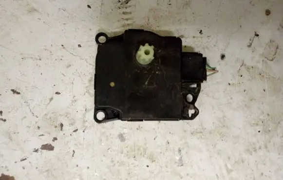 Ford B-MAX Air flap motor/actuator av1119e616ab